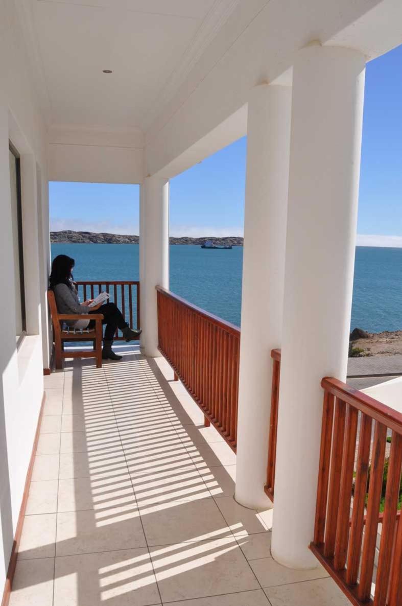 Kairos Cottage B&B Lüderitz Exteriör bild
